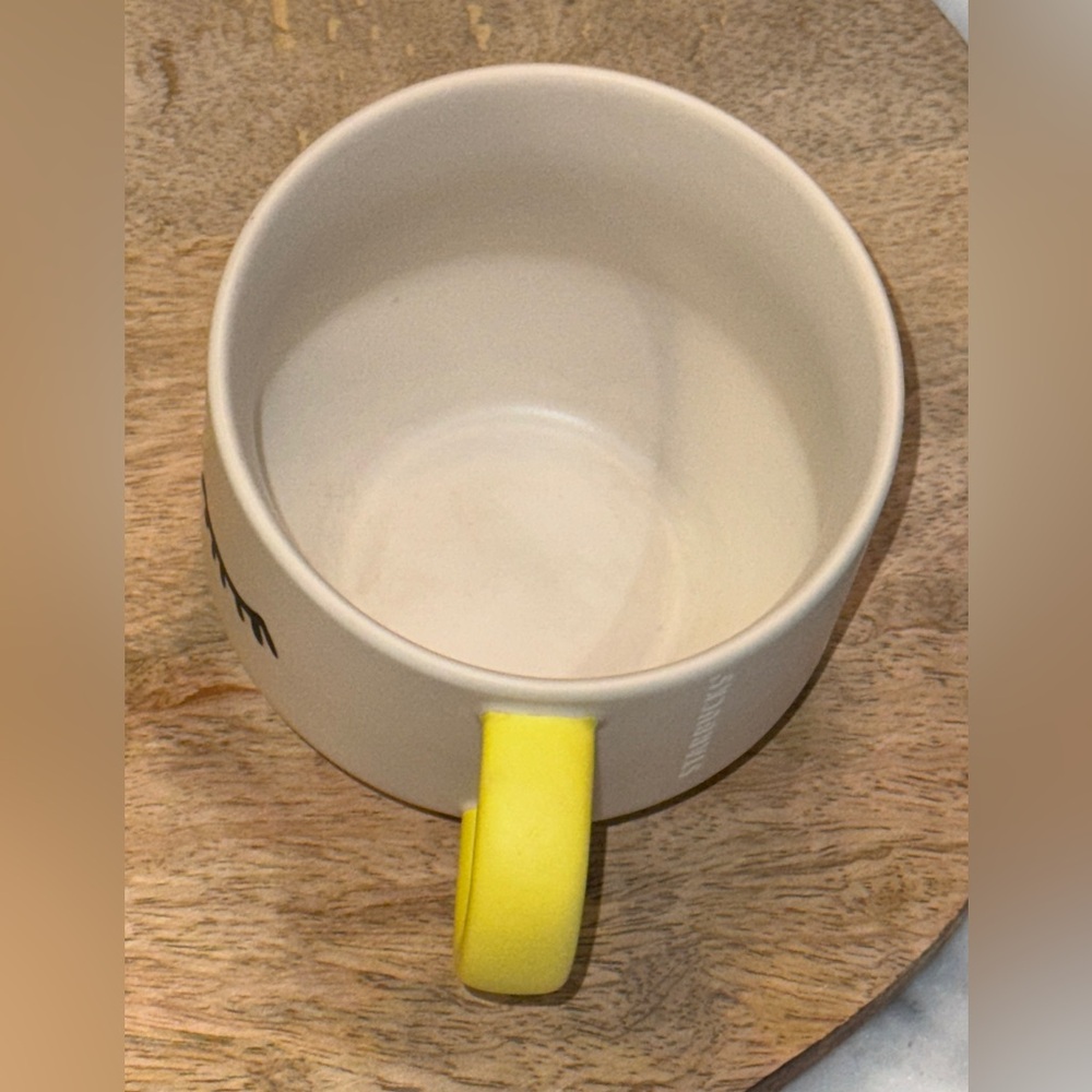Starbucks Wink mug 2017 Holiday Ceramic 14oz Beige With Yellow Handle - Picture 3 of 6